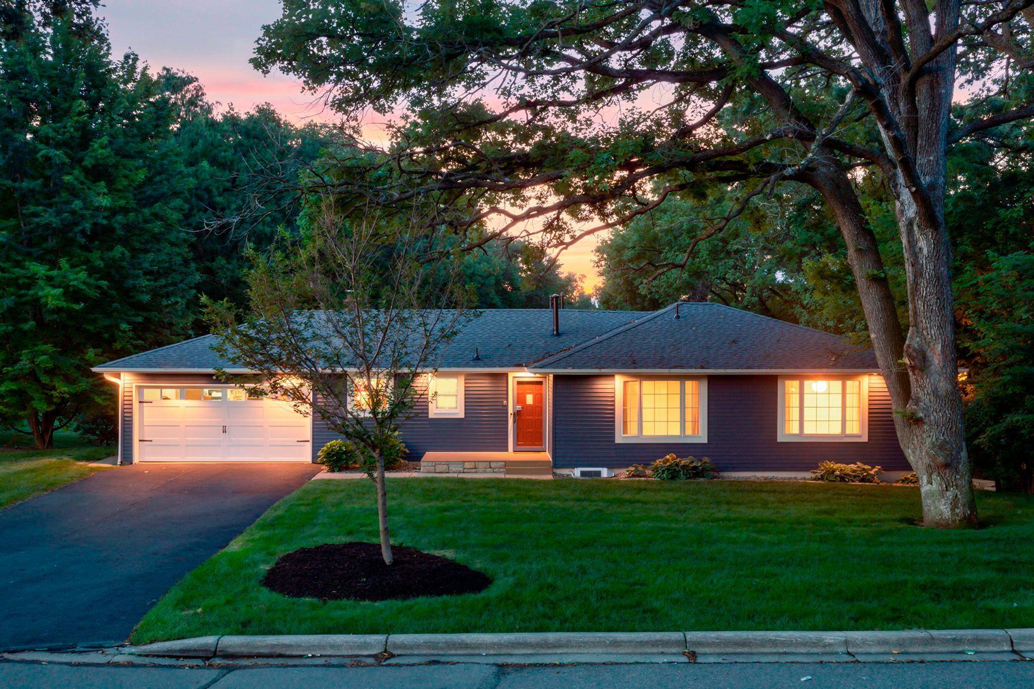 16633 Temple DR N, Minnetonka, MN 55345