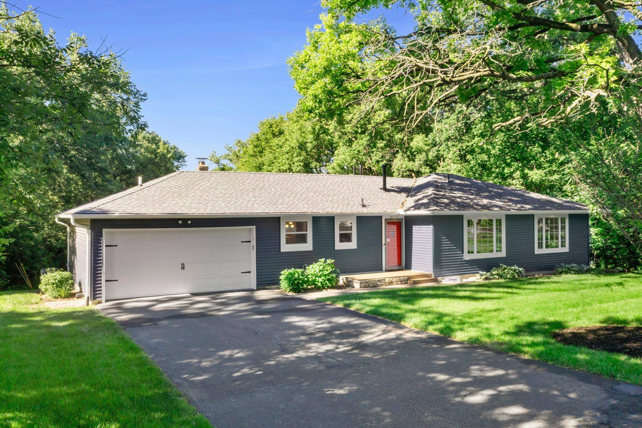 16633 Temple DR N, Minnetonka, MN 55345