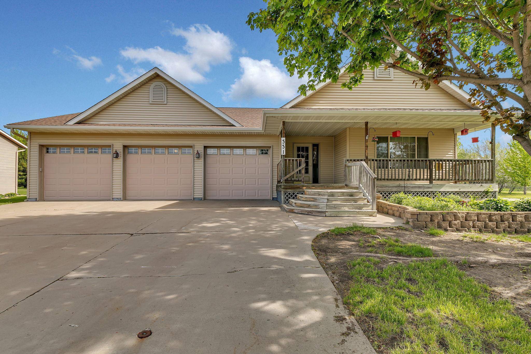 331 Countryside LN, Albany, MN 56307