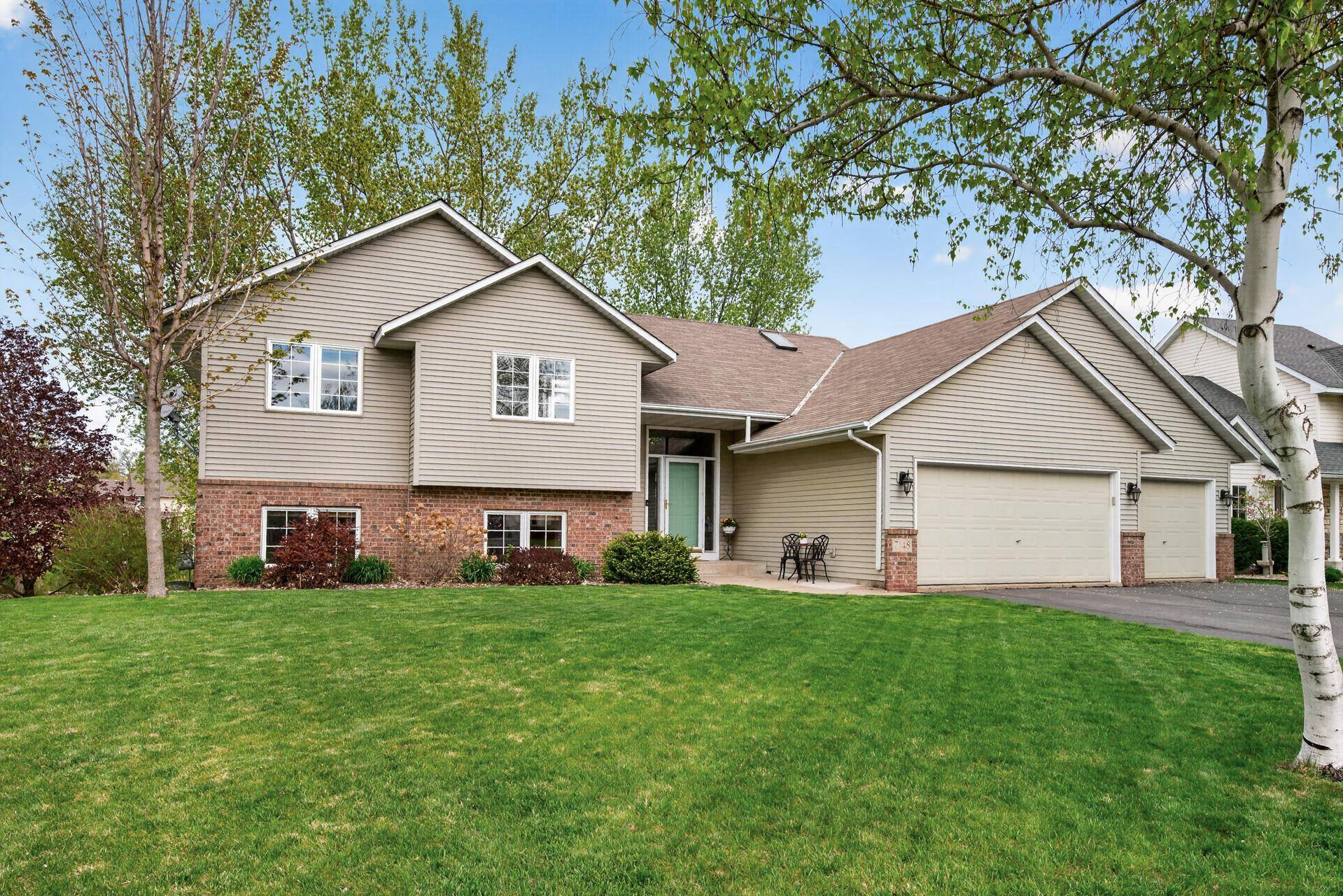 7148 Maryland CIR, Savage, MN 55378