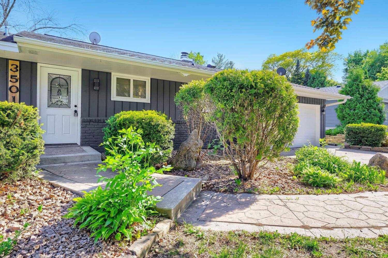 3501 W 103rd ST, Bloomington, MN 55431
