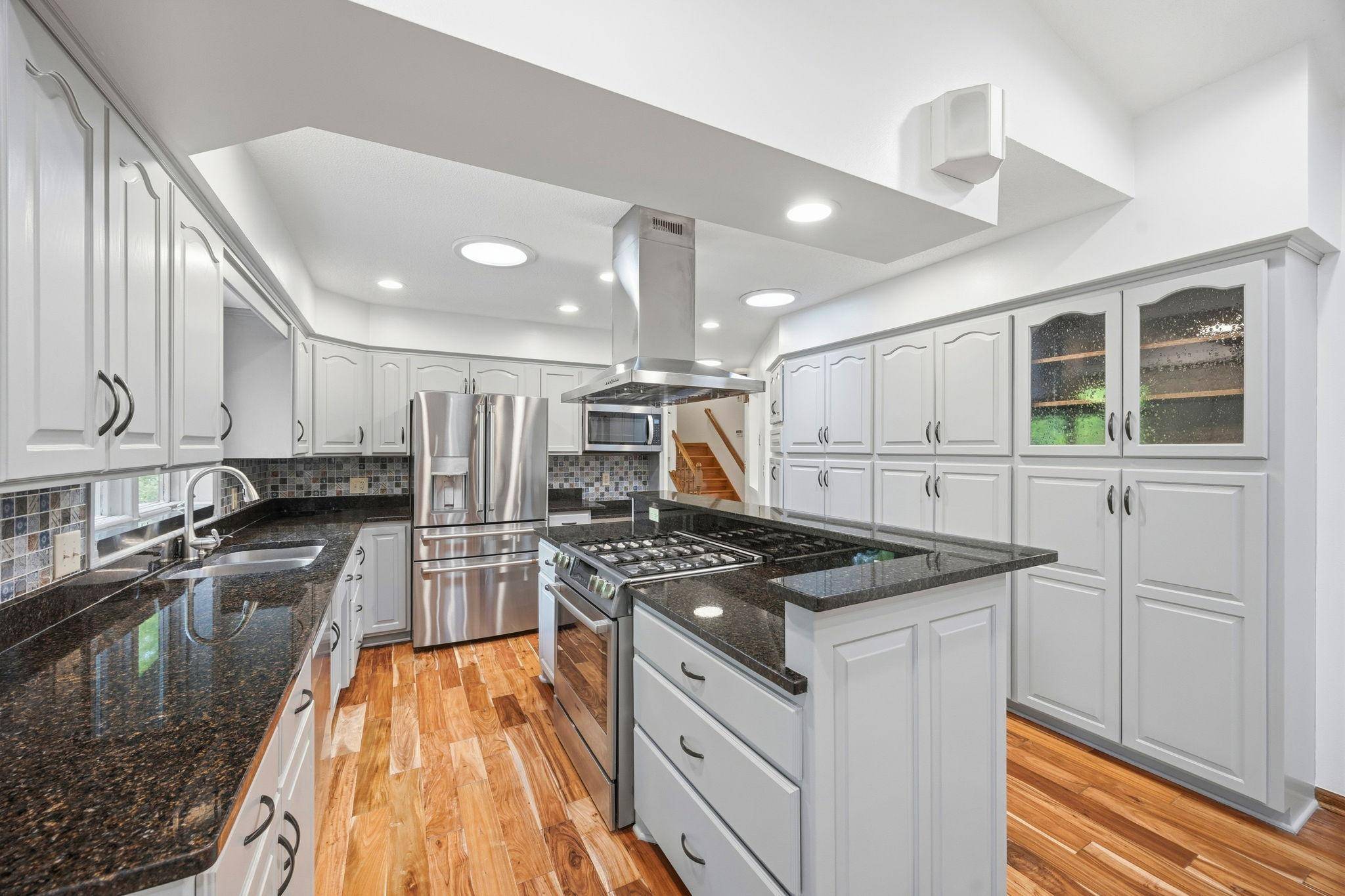 5724 Auto Club CIR, Bloomington, MN 55437