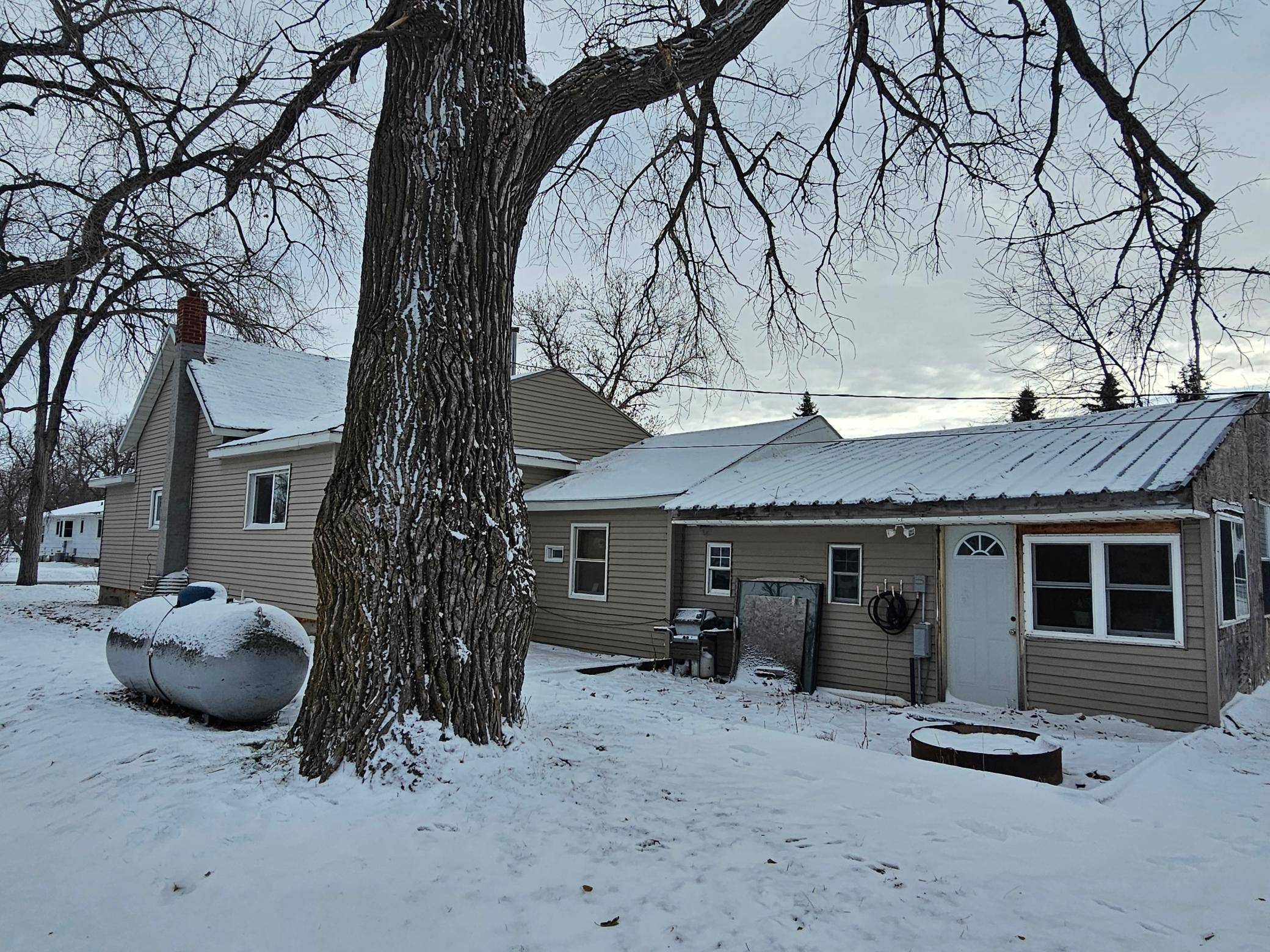 705 Neill ST, Buxton, ND 58218