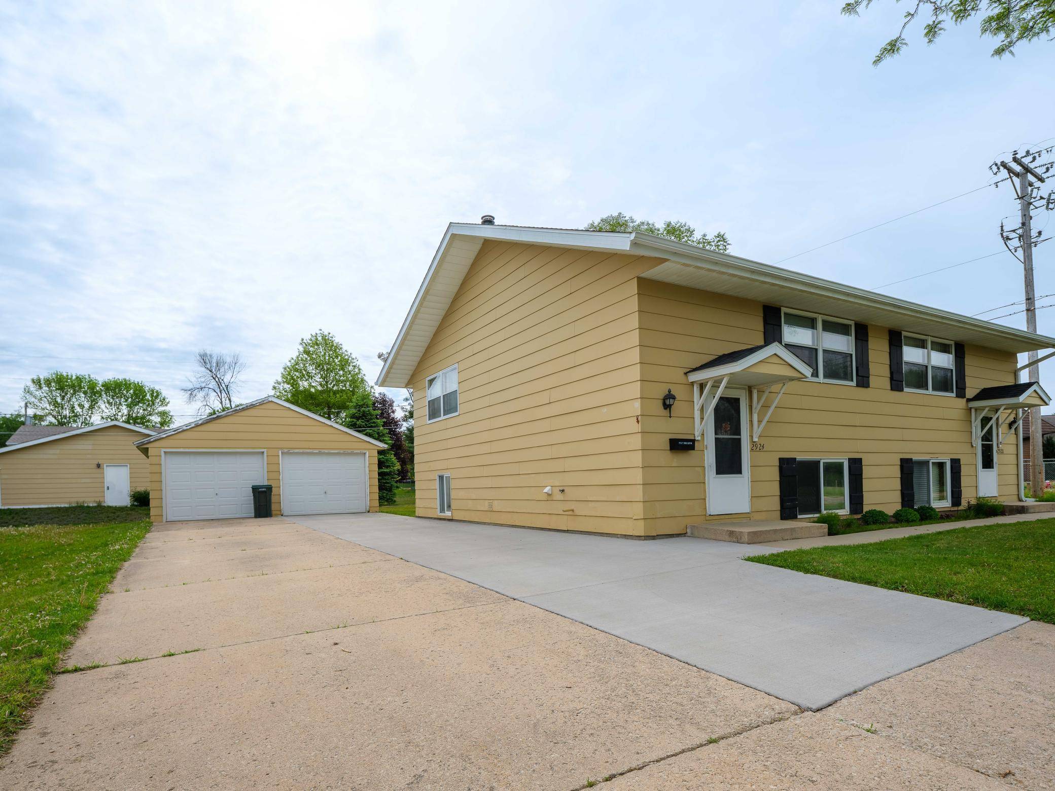 2920 18 AVE NW, Rochester, MN 55901