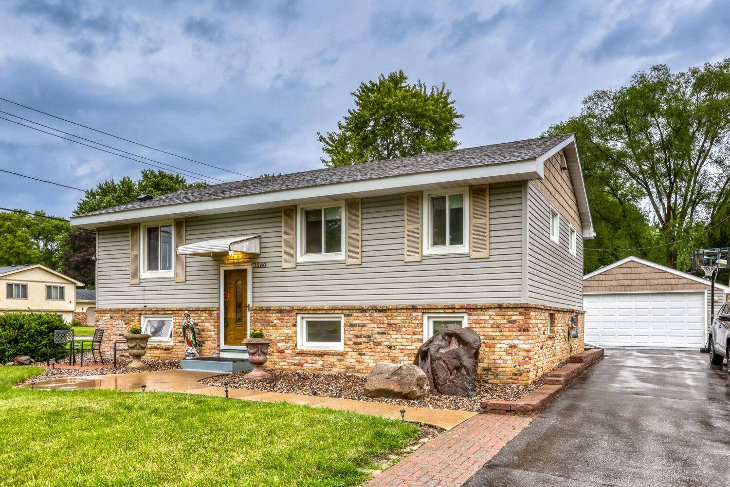 1580 16th ST NW, New Brighton, MN 55112