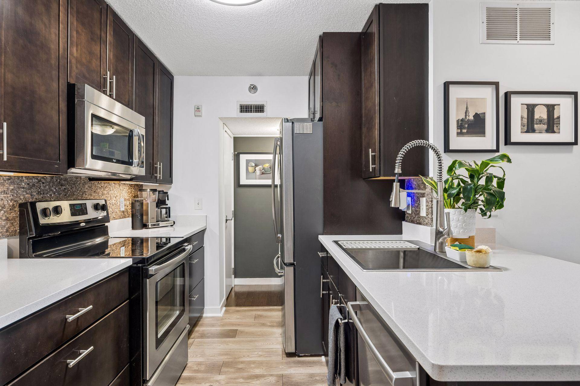 52 Groveland TER #A304, Minneapolis, MN 55403