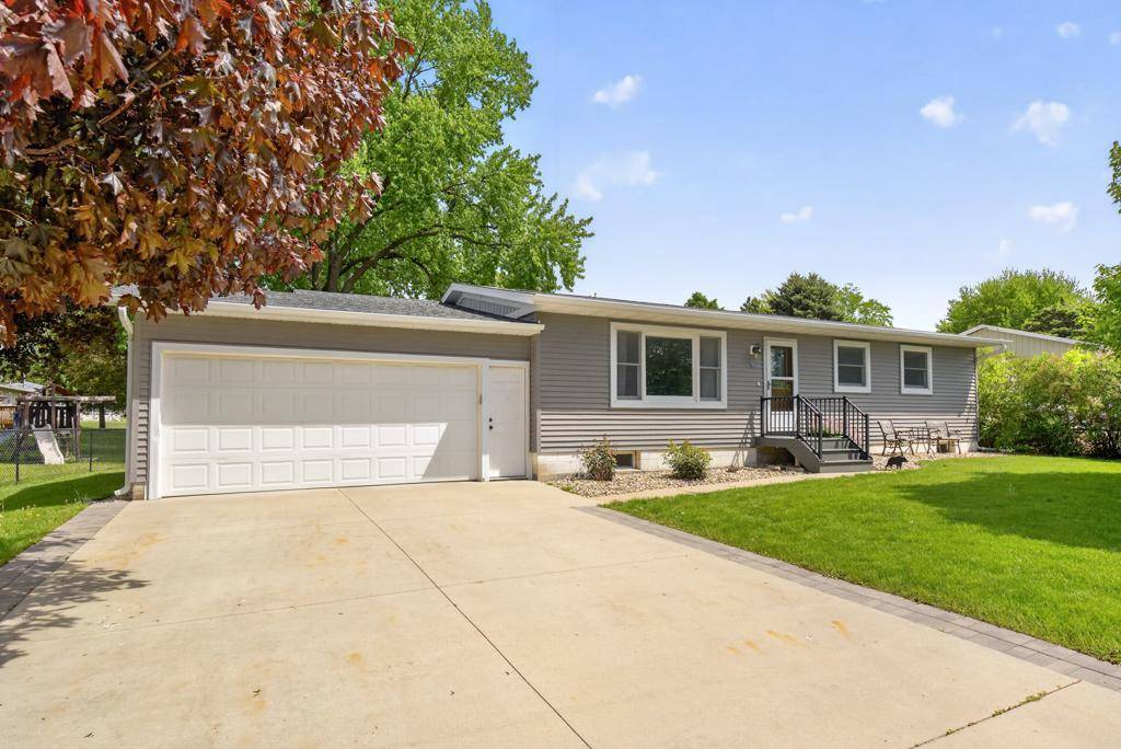 309 1st ST NW, Byron, MN 55920