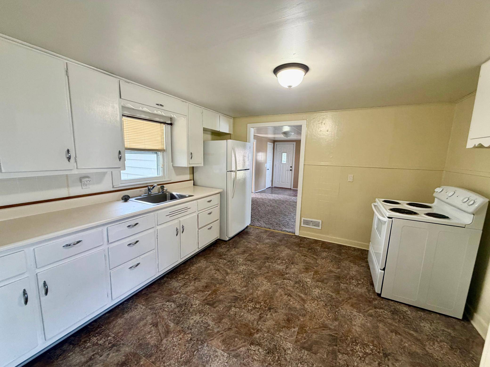 219 10th AVE, Worthington, MN 56187