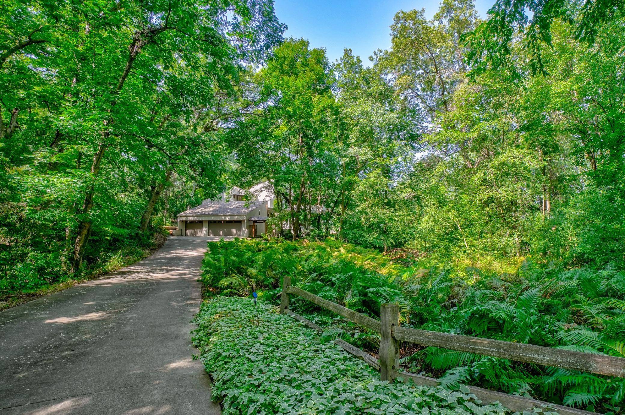 5 Crocus LN, North Oaks, MN 55127