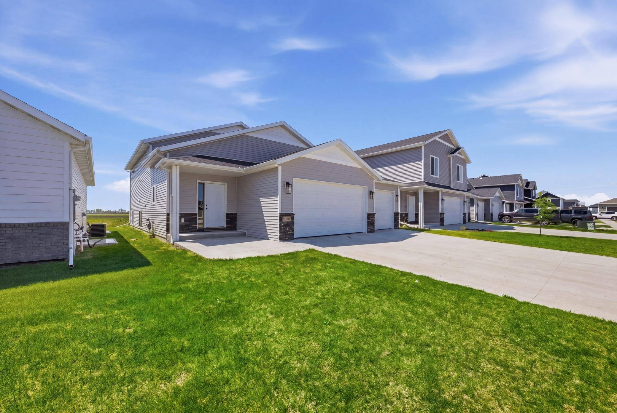 2600 74th AVE S, Fargo, ND 58104