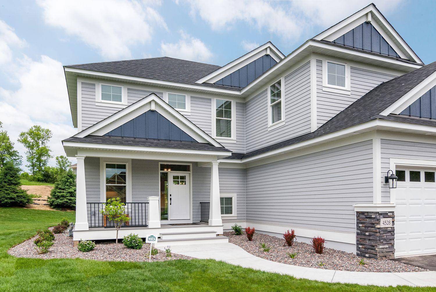8856 67th Street Bay S, Cottage Grove, MN 55016