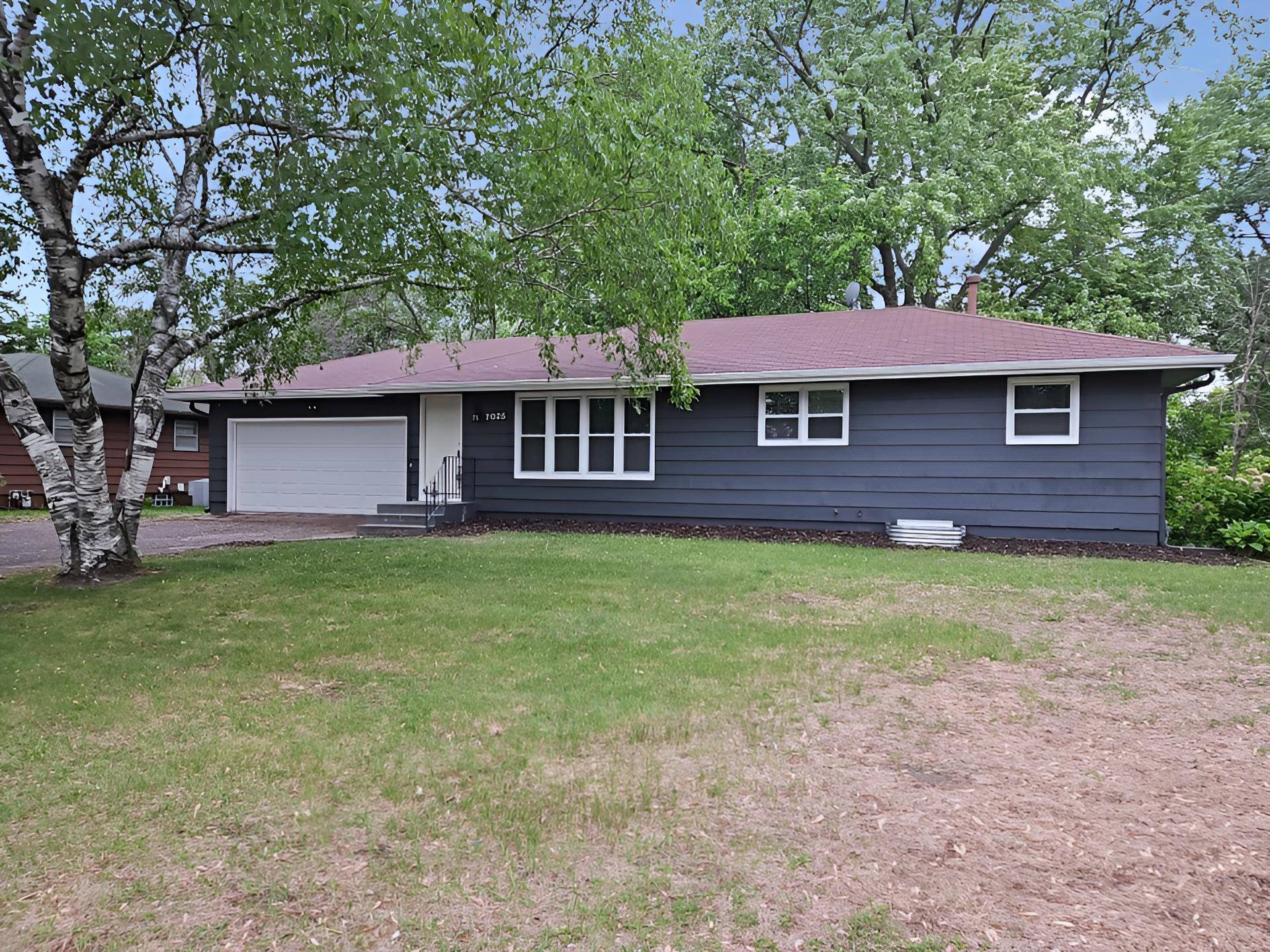 7025 Grimes AVE N, Brooklyn Center, MN 55429