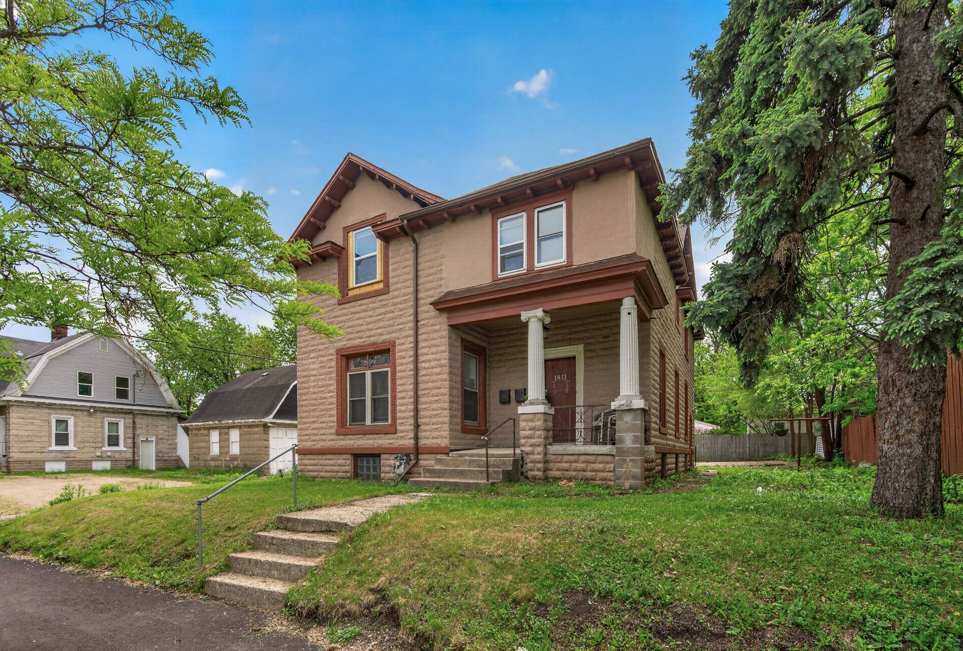 1811 E 28th ST, Minneapolis, MN 55407