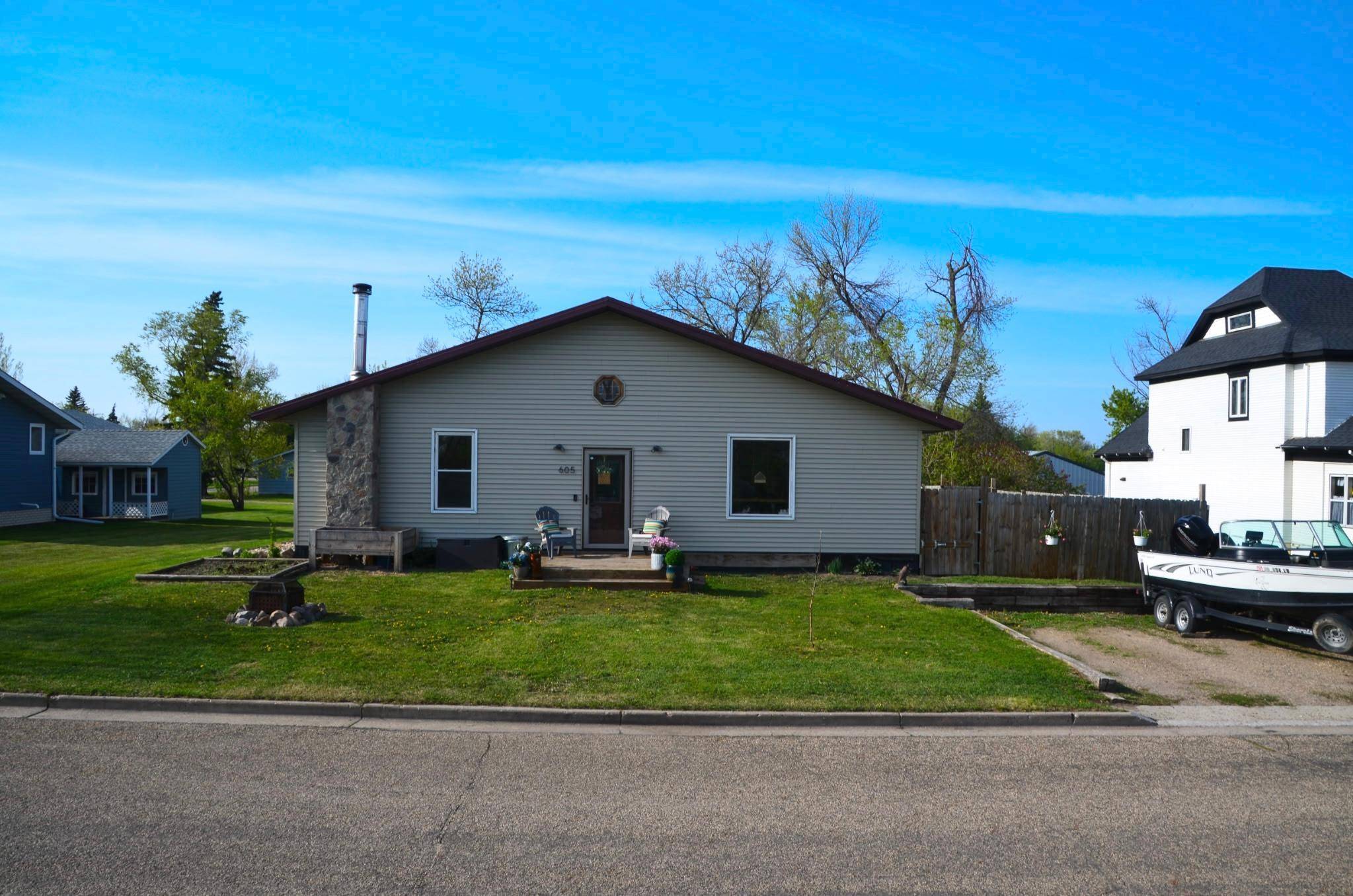 605 Ingalls AVE, Hope, ND 58046
