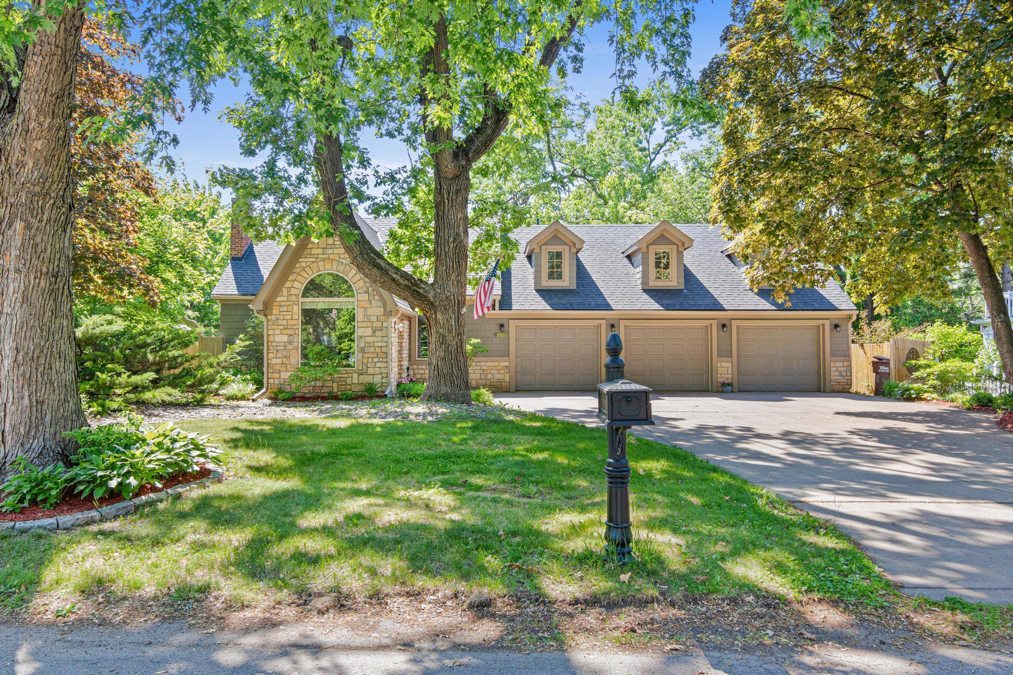 1377 2nd AVE, Newport, MN 55055