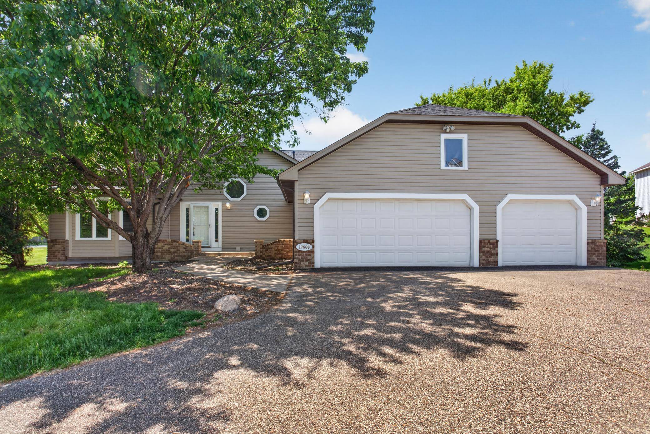 17588 66th AVE N, Maple Grove, MN 55311