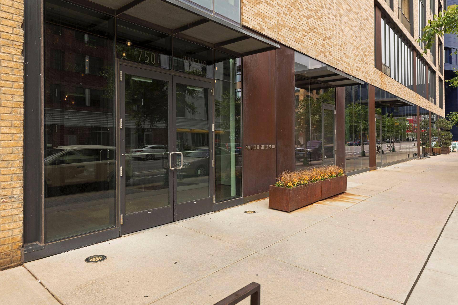750 S 2nd ST #801, Minneapolis, MN 55401