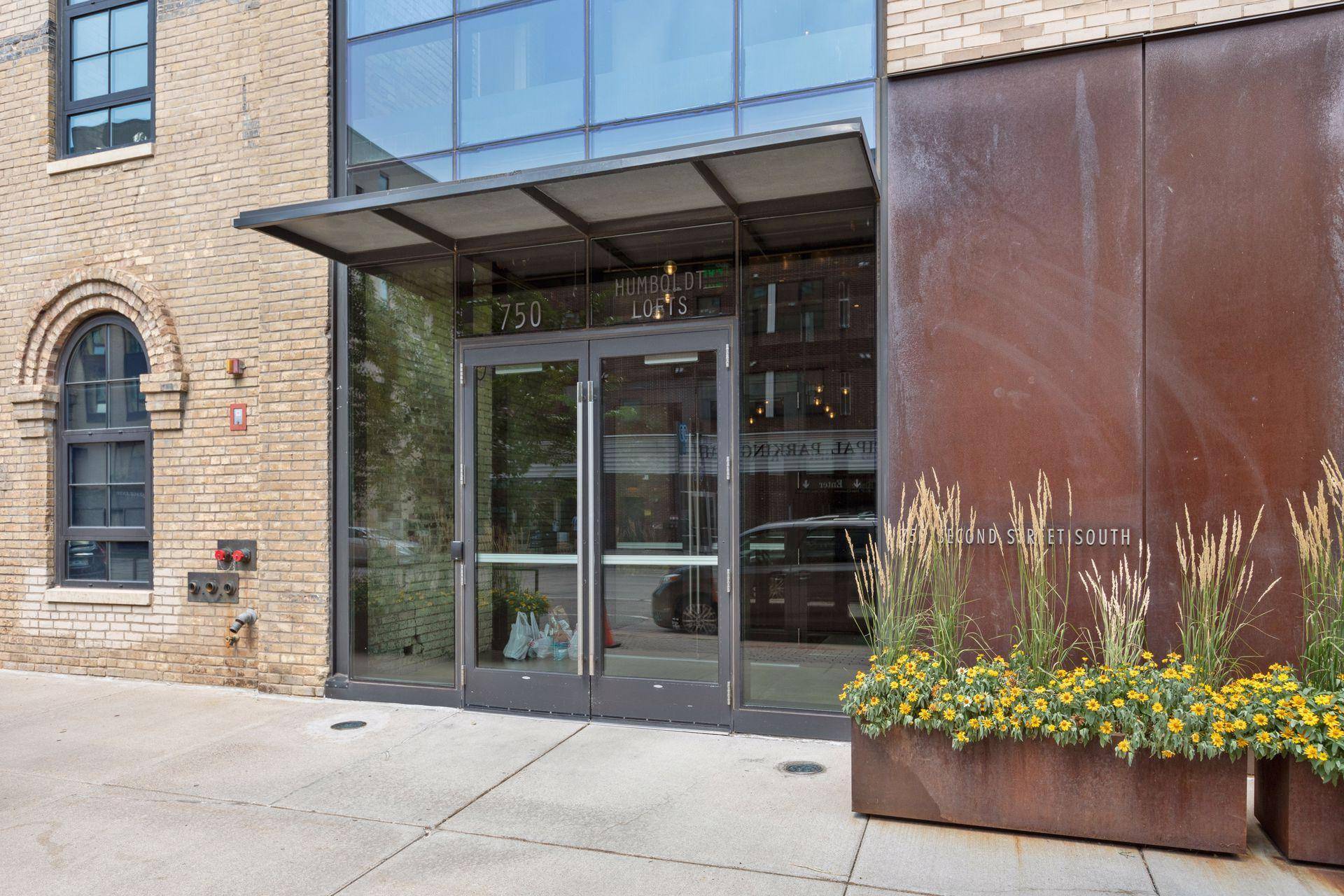 750 S 2nd ST #801, Minneapolis, MN 55401