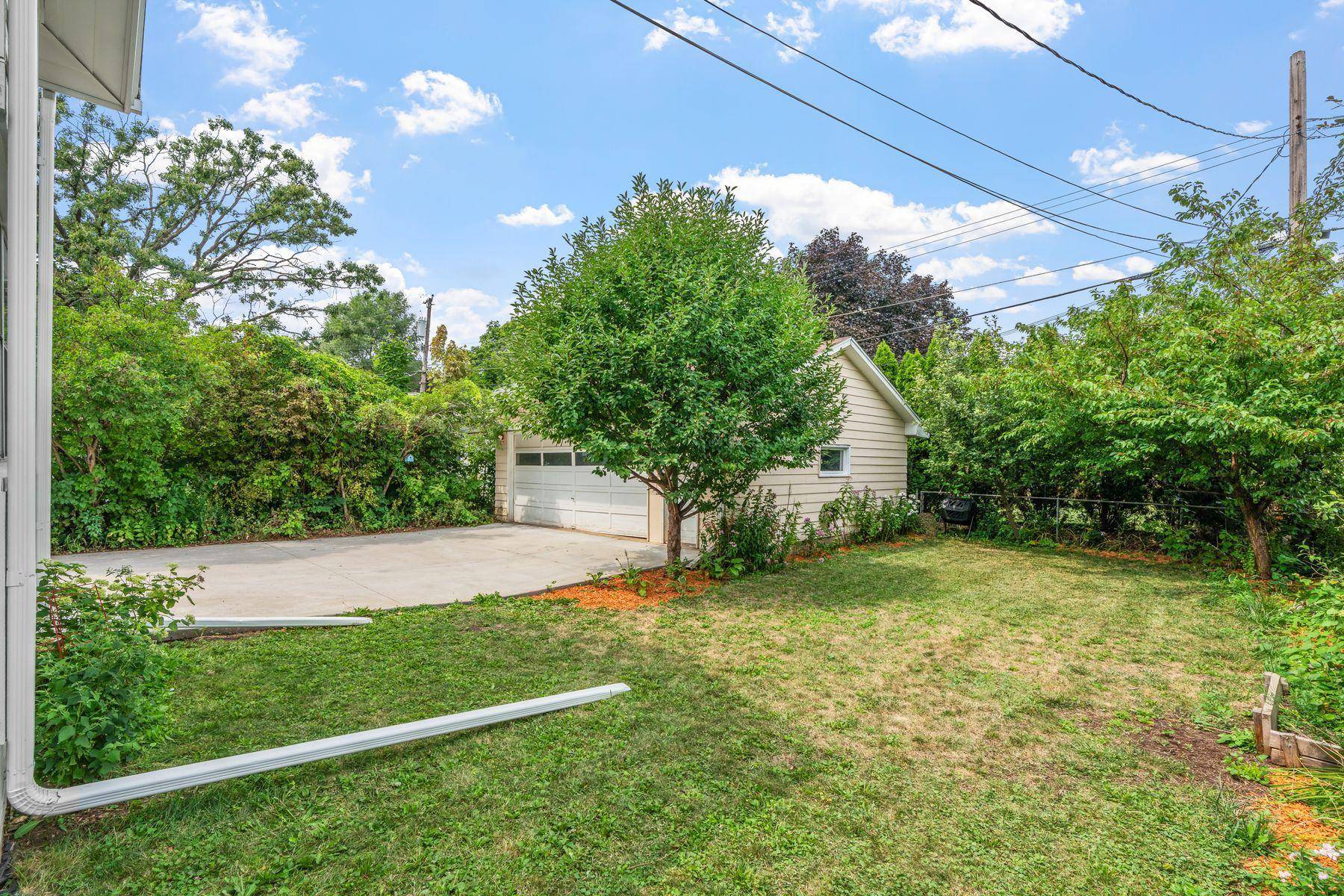 77 Stevens ST E, Saint Paul, MN 55107