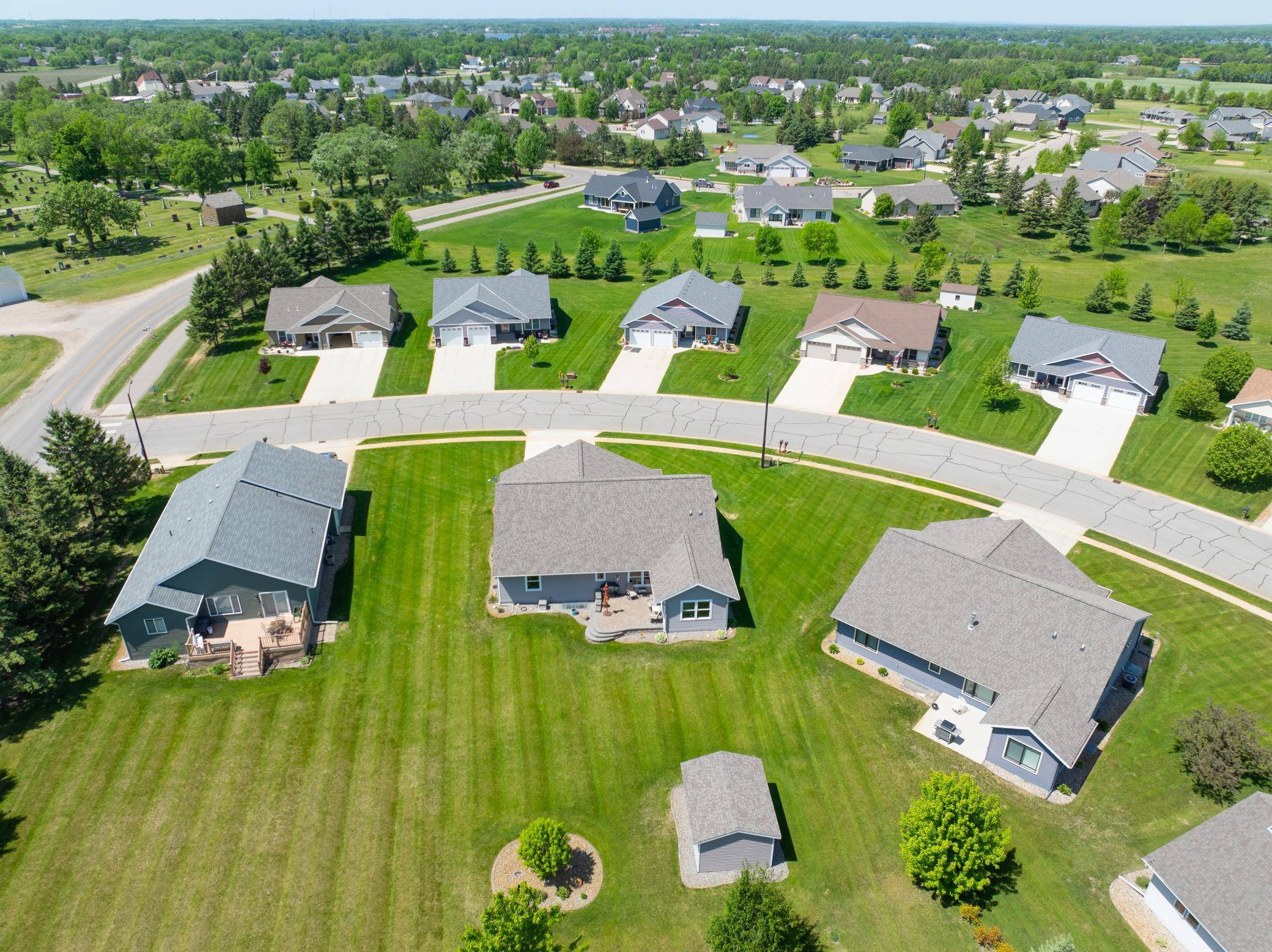 614 Dewberry LN, Alexandria, MN 56308