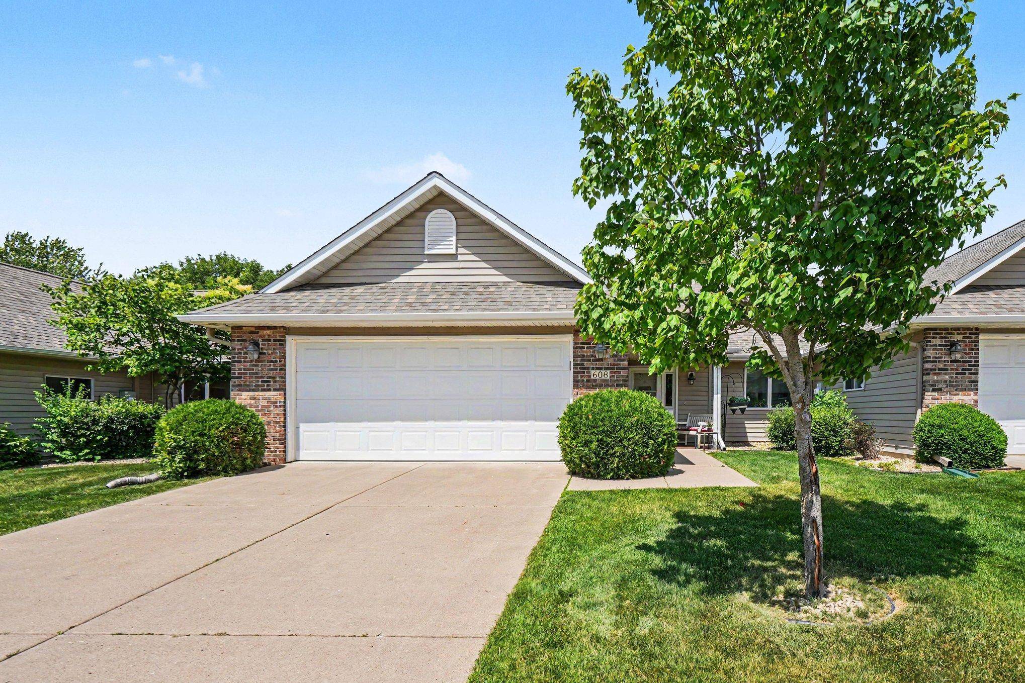 608 Cherrywood CT, Red Wing, MN 55066