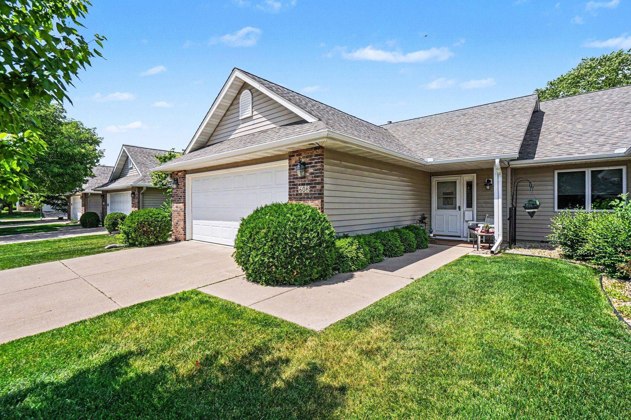 608 Cherrywood CT, Red Wing, MN 55066