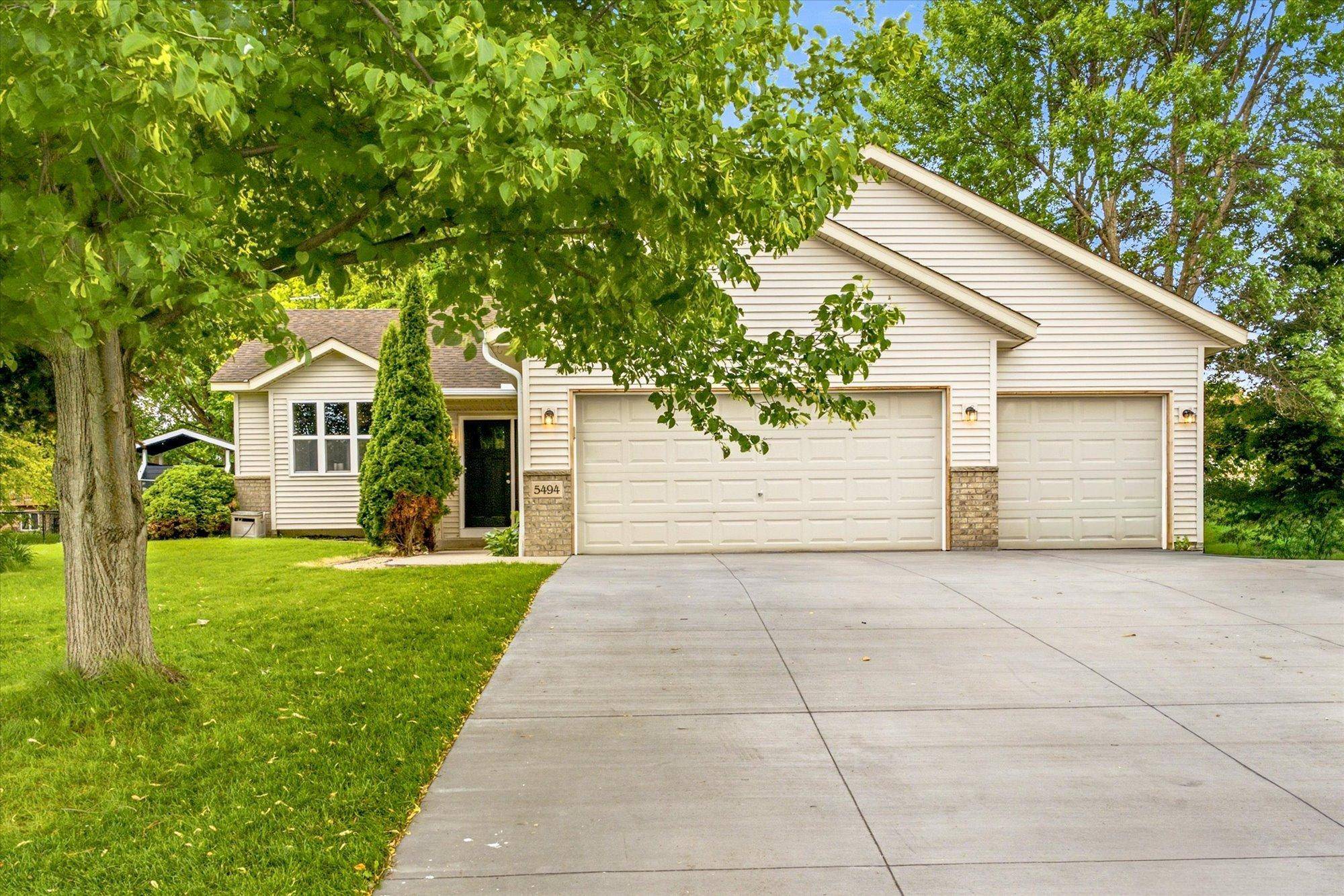 5494 Lambert AVE NE, Albertville, MN 55301