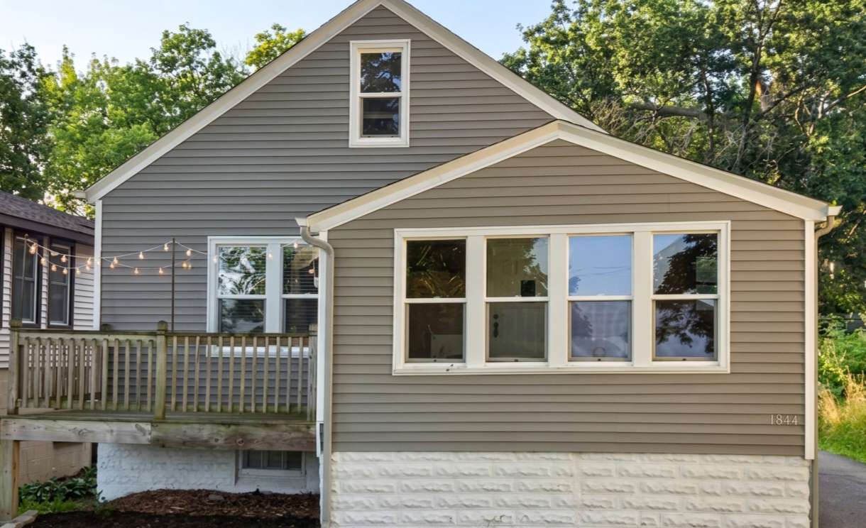 1844 E Shore DR, Maplewood, MN 55109