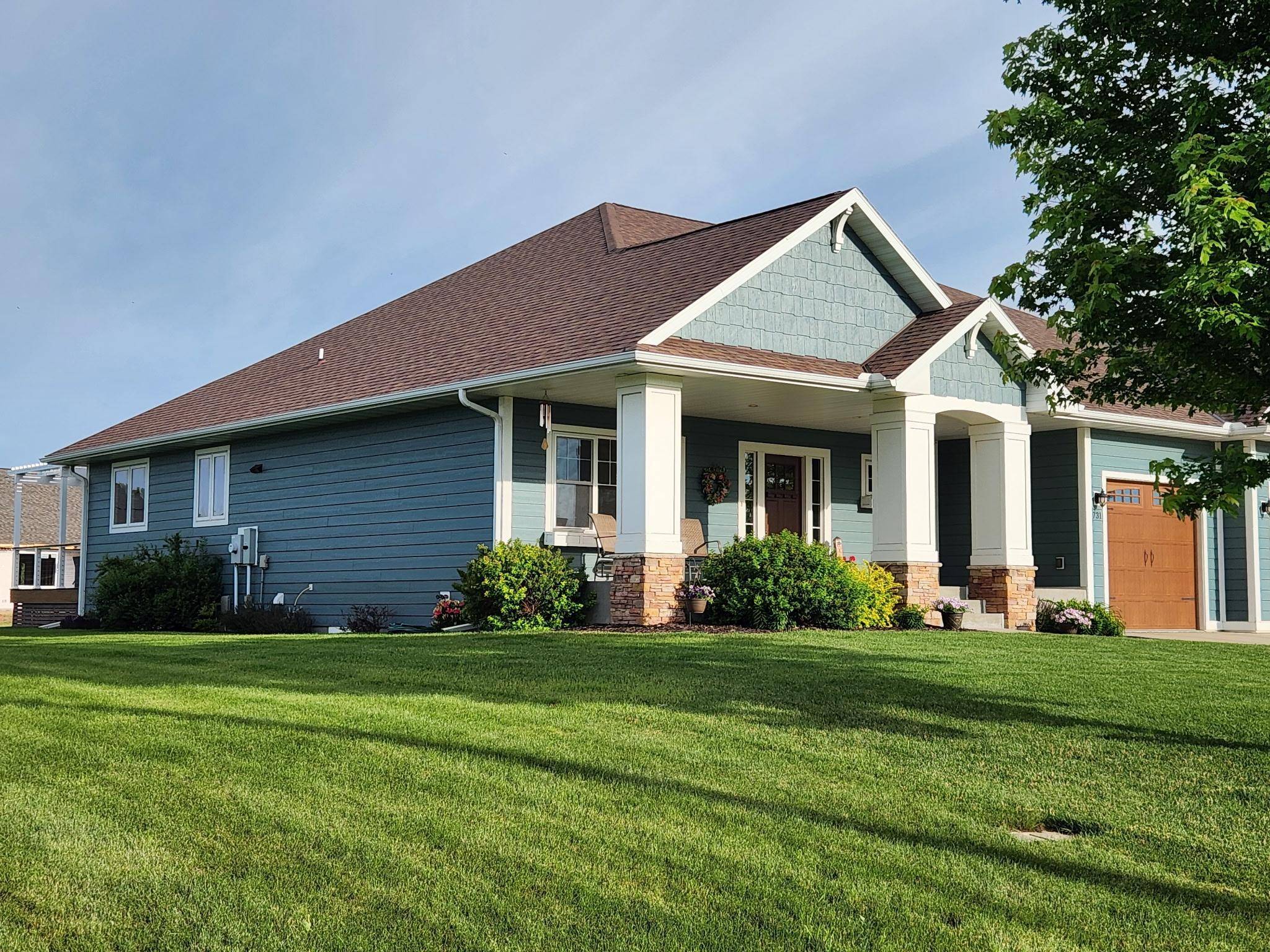 731 St James CIR, Litchfield, MN 55355