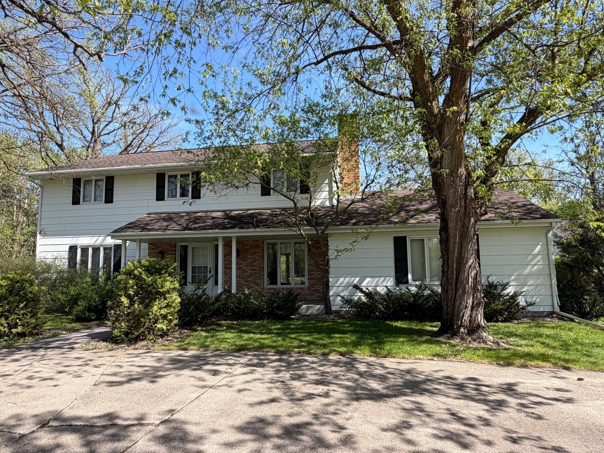 814 11th AVE SE, Roseau, MN 56751