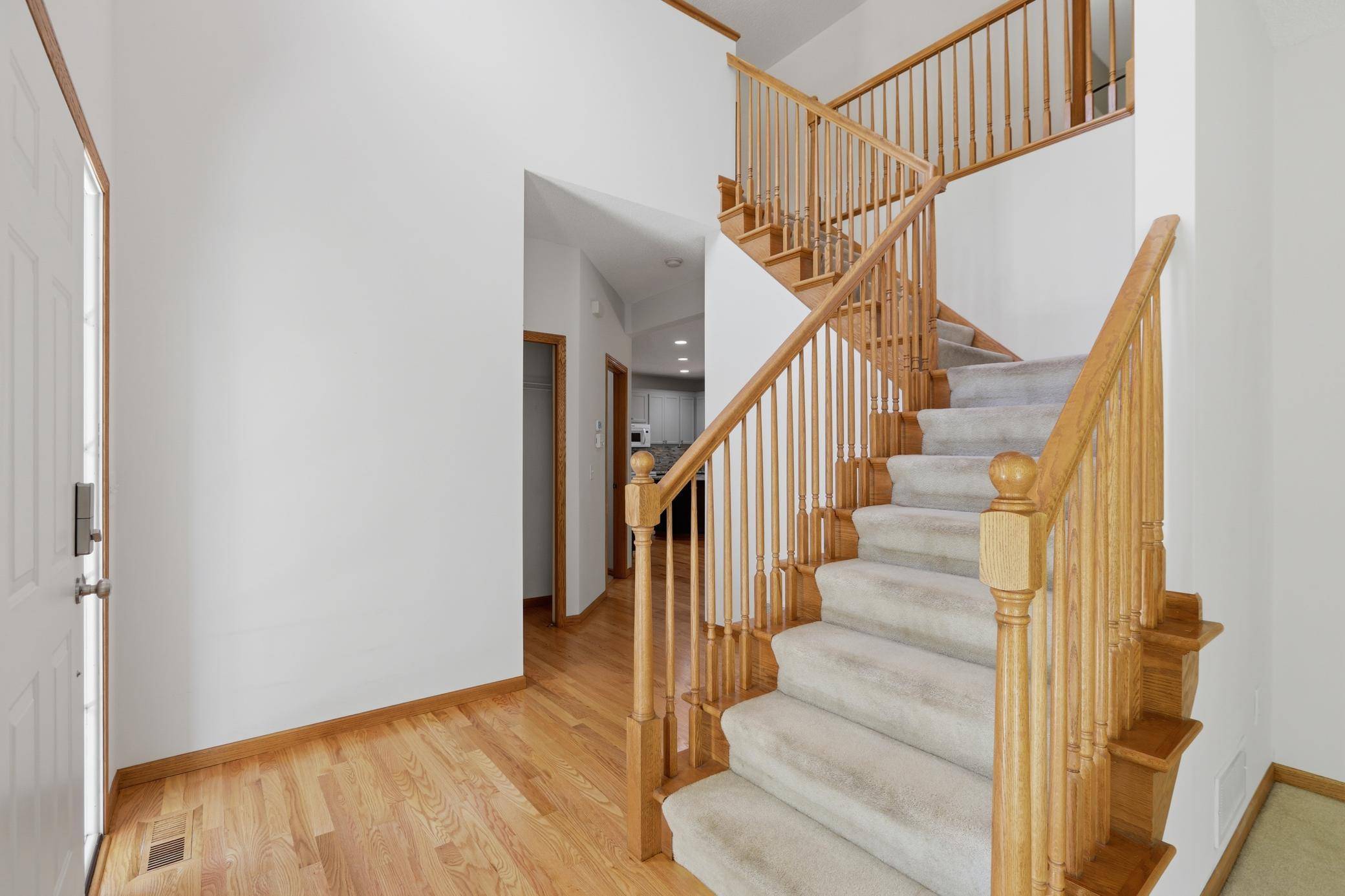 9142 Woodland DR, Saint Bonifacius, MN 55375