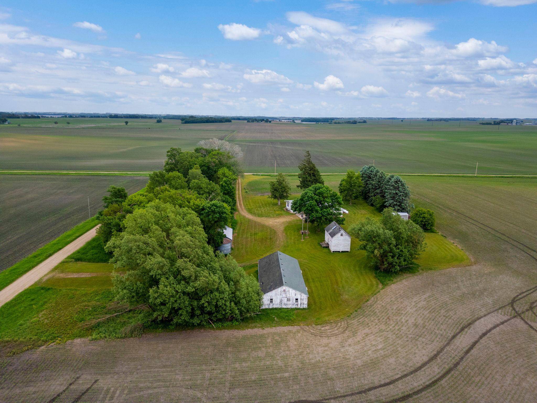 25975 630th AVE, Alden, MN 56009