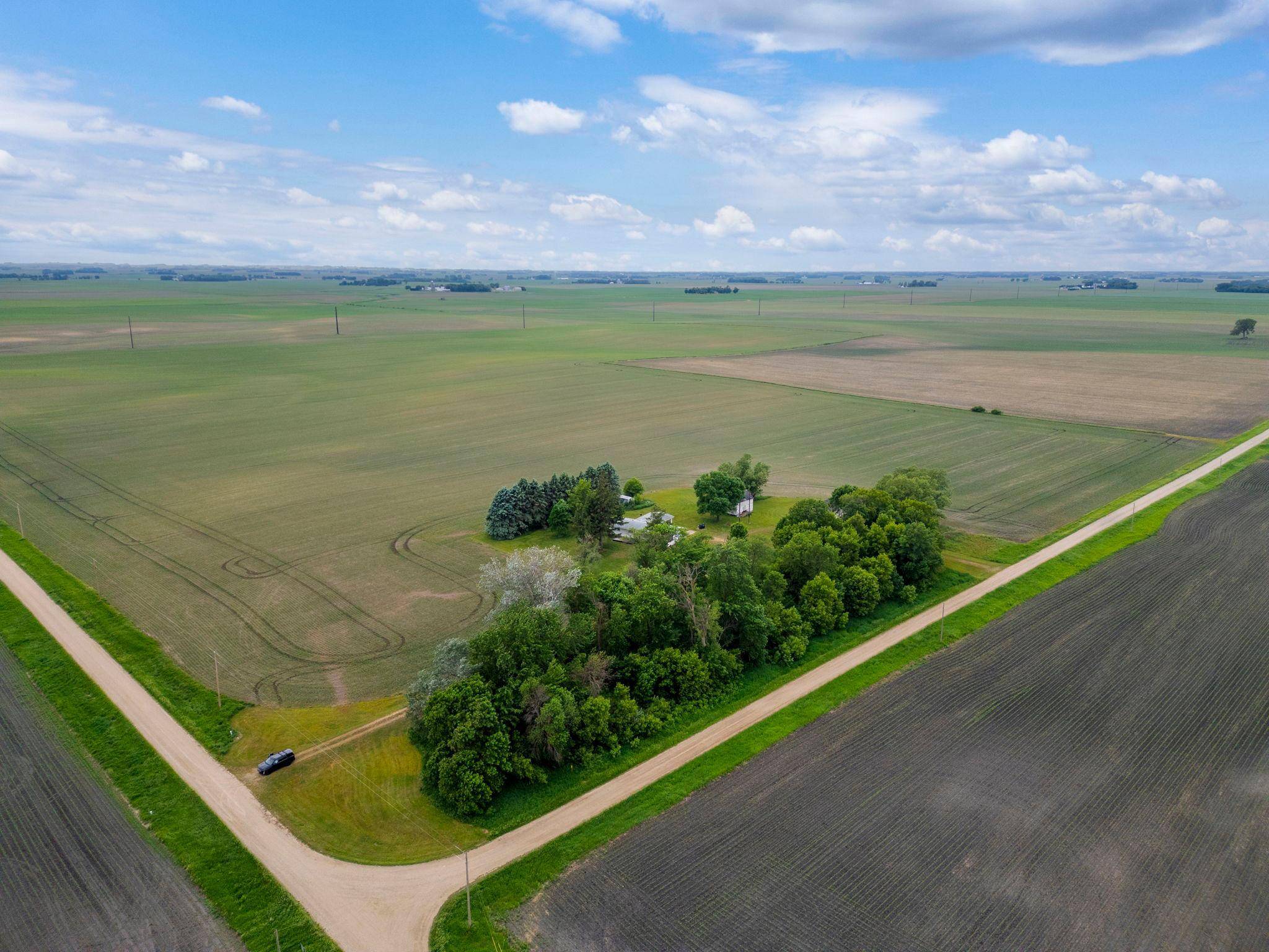25975 630th AVE, Alden, MN 56009