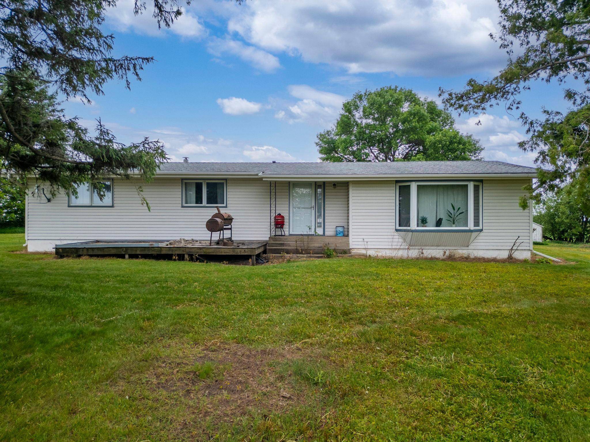 25975 630th AVE, Alden, MN 56009