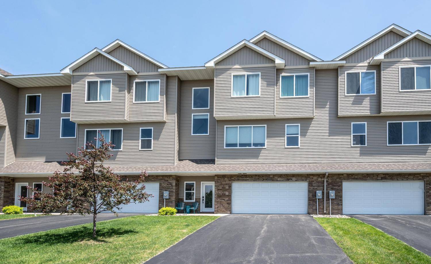 18603 Jonesboro CT, Lakeville, MN 55044