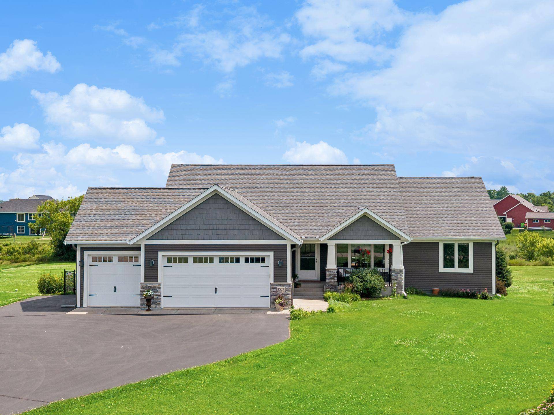 1527 96th ST, New Richmond, WI 54017