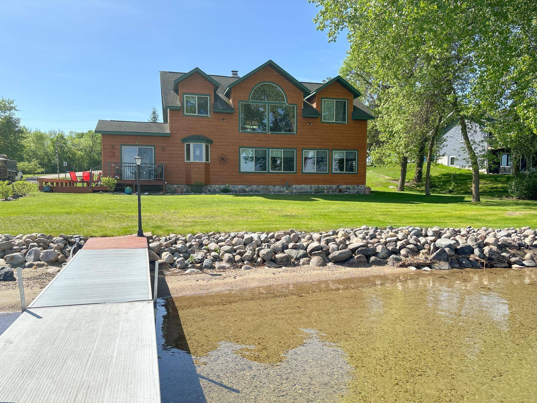 21447 Sunny DR, Fergus Falls, MN 56537