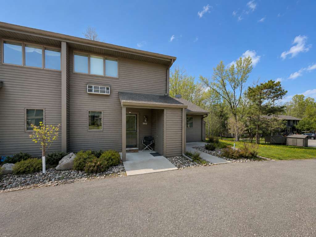 362 Quadna Mountain RD, Hill City, MN 55748