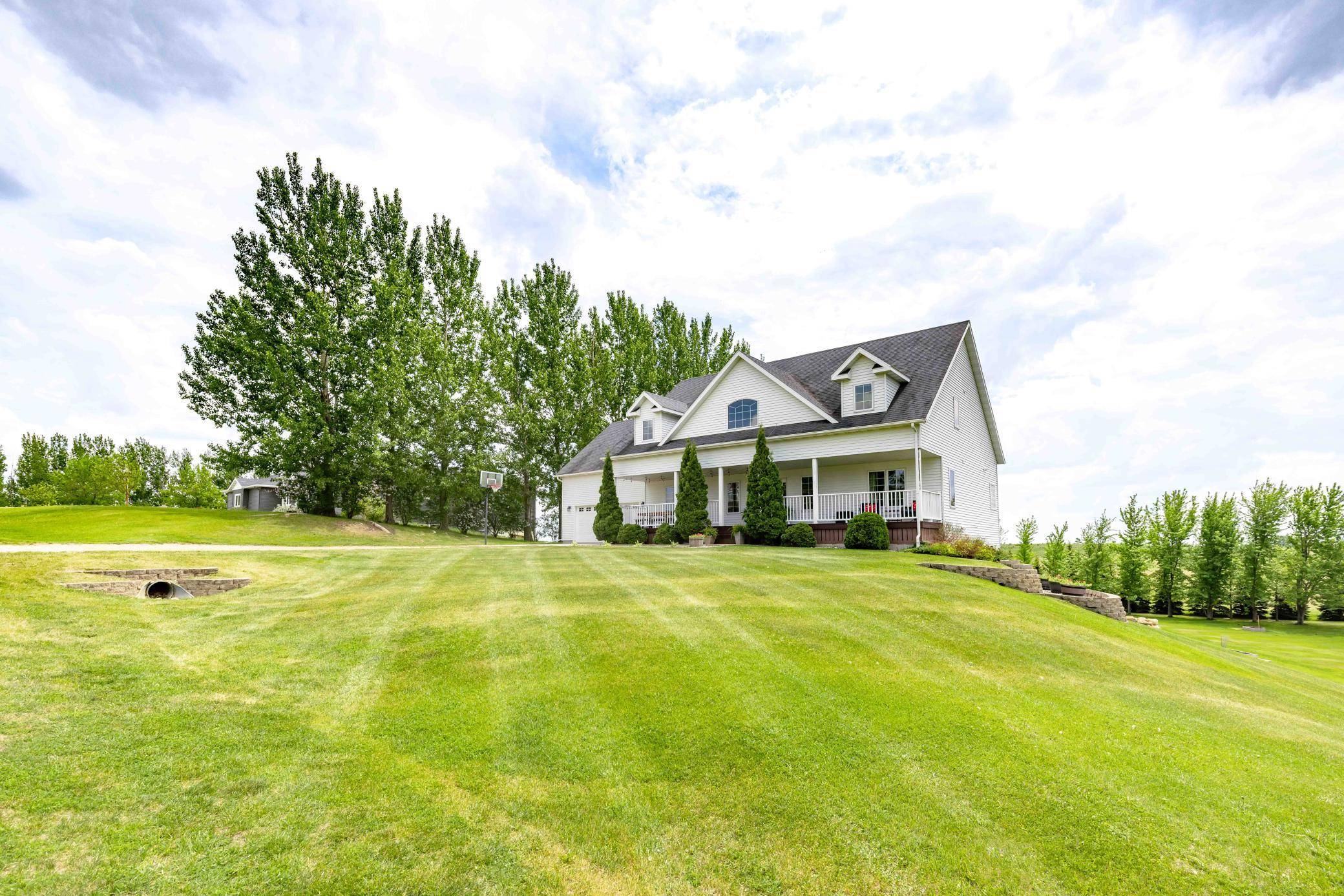 21677 162nd AVE S, Barnesville, MN 56514