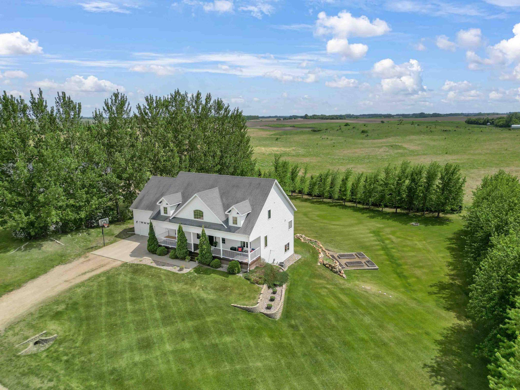21677 162nd AVE S, Barnesville, MN 56514