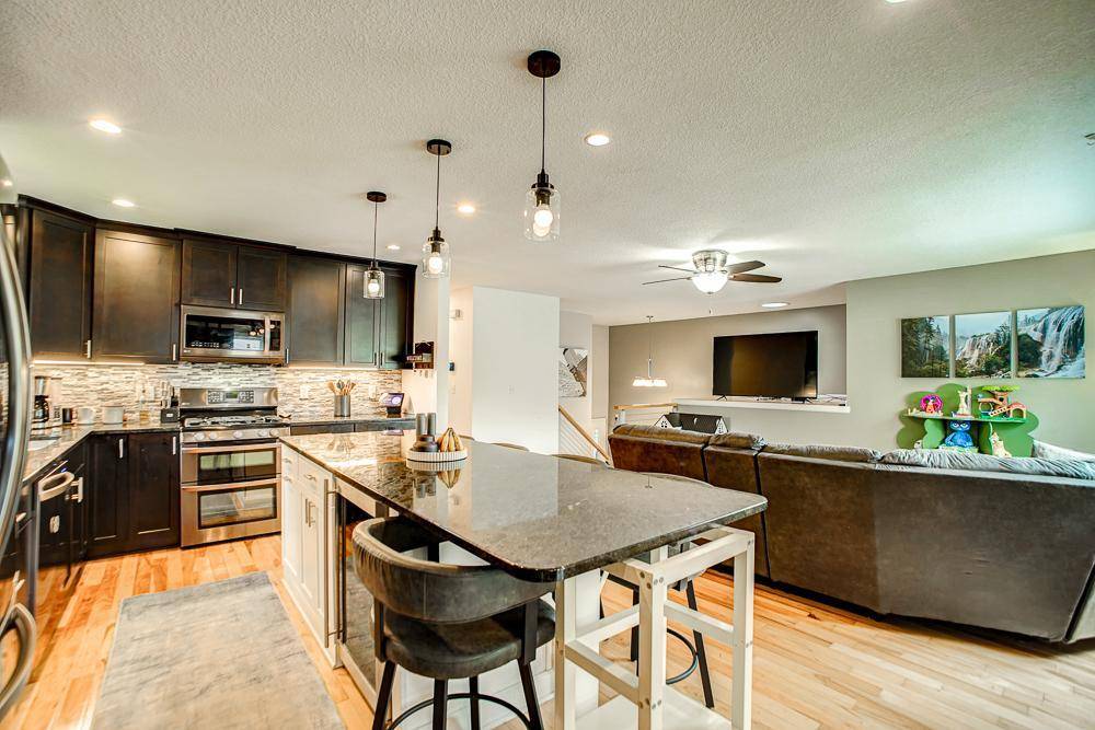 15614 Heywood WAY, Apple Valley, MN 55124