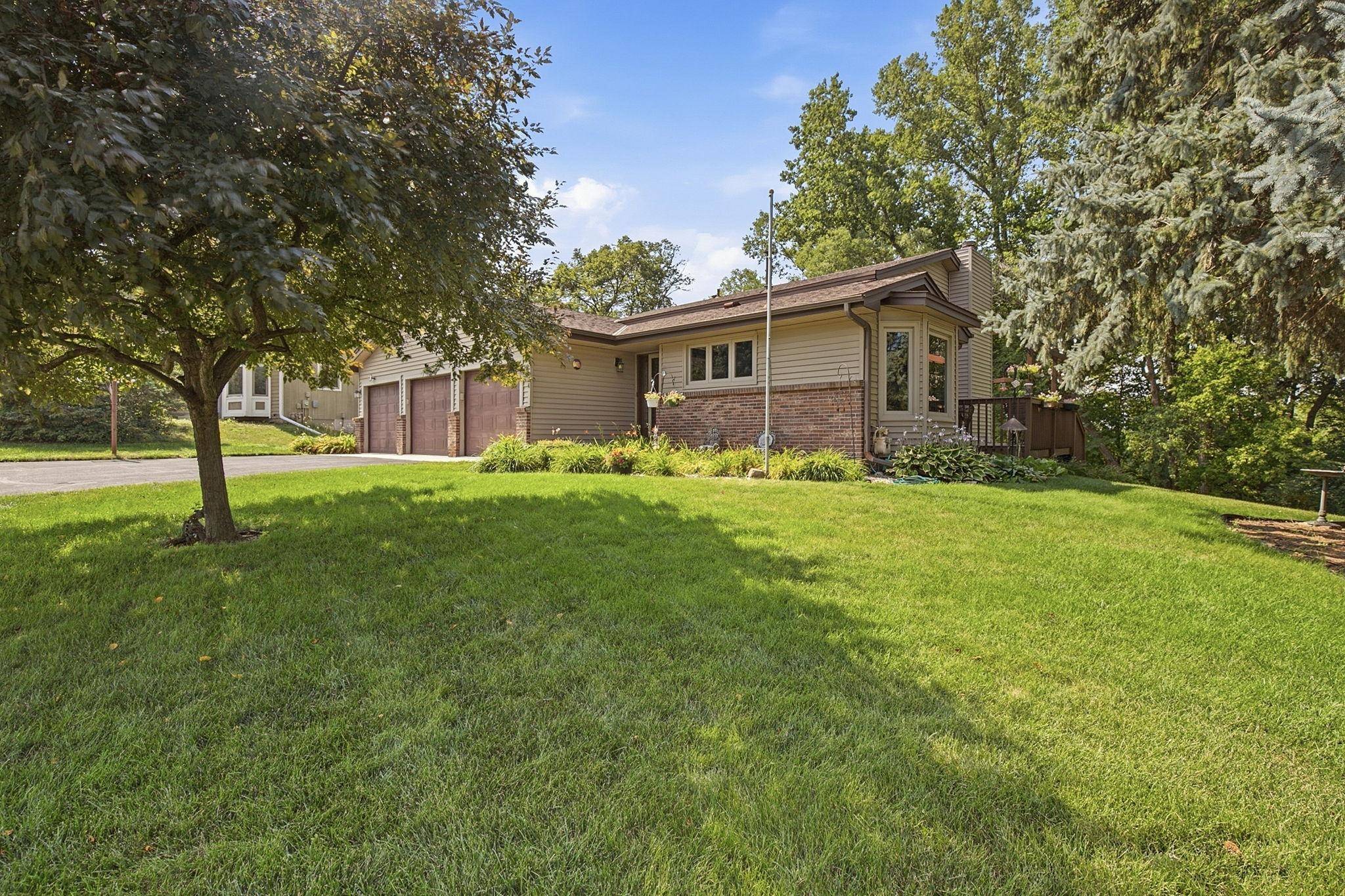 13036 Ottawa DR, Savage, MN 55378