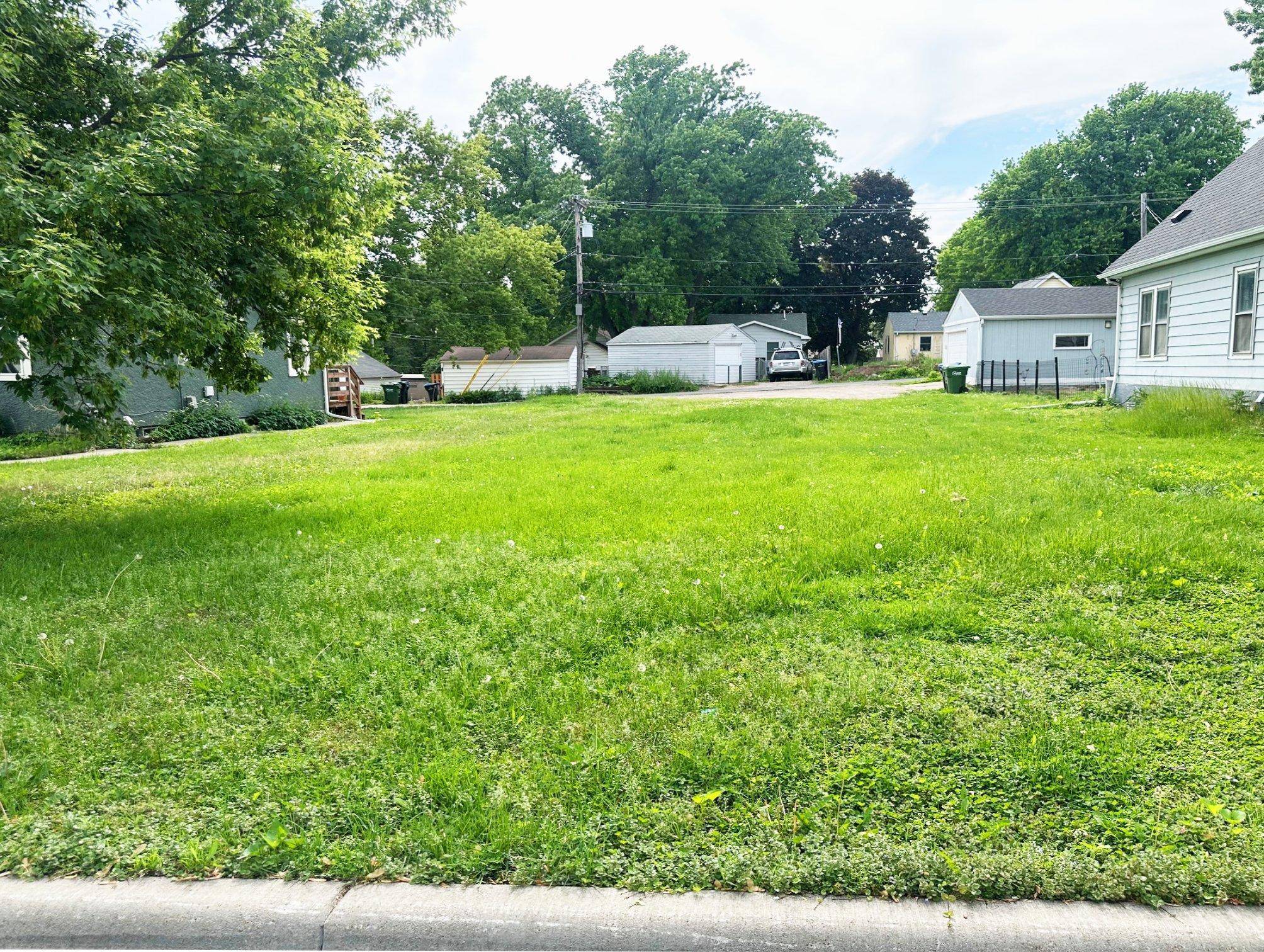 1703 Eustis ST, Lauderdale, MN 55113