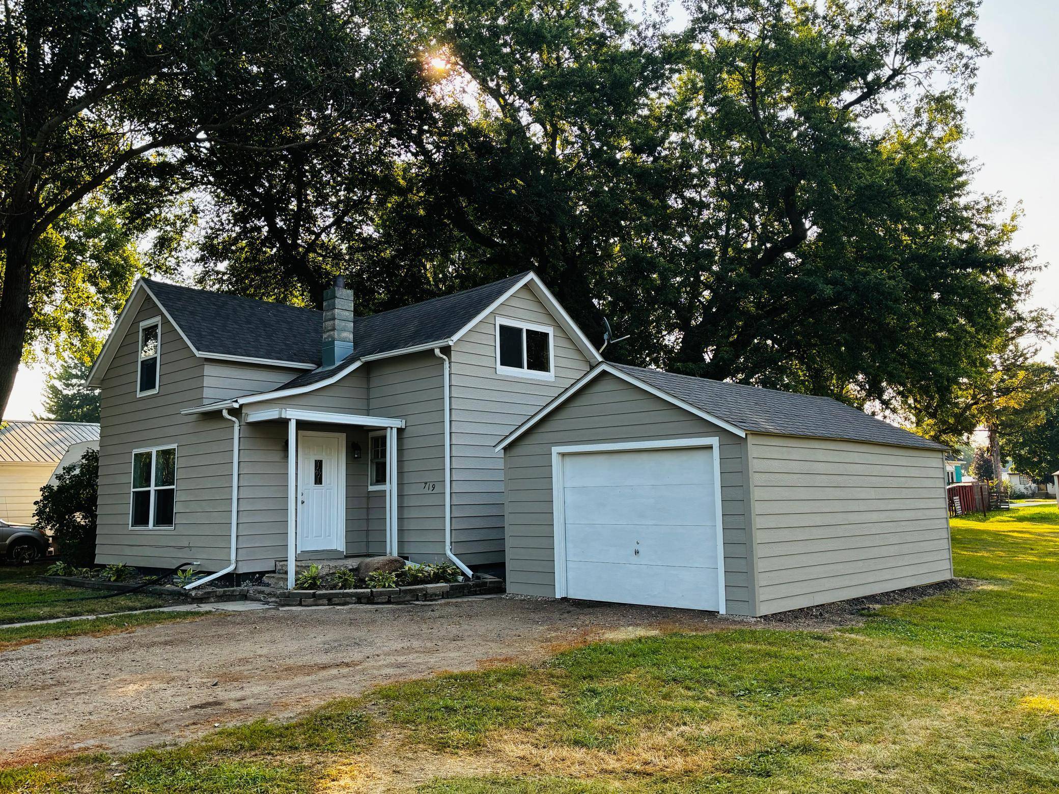 719 2nd AVE, Brewster, MN 56119