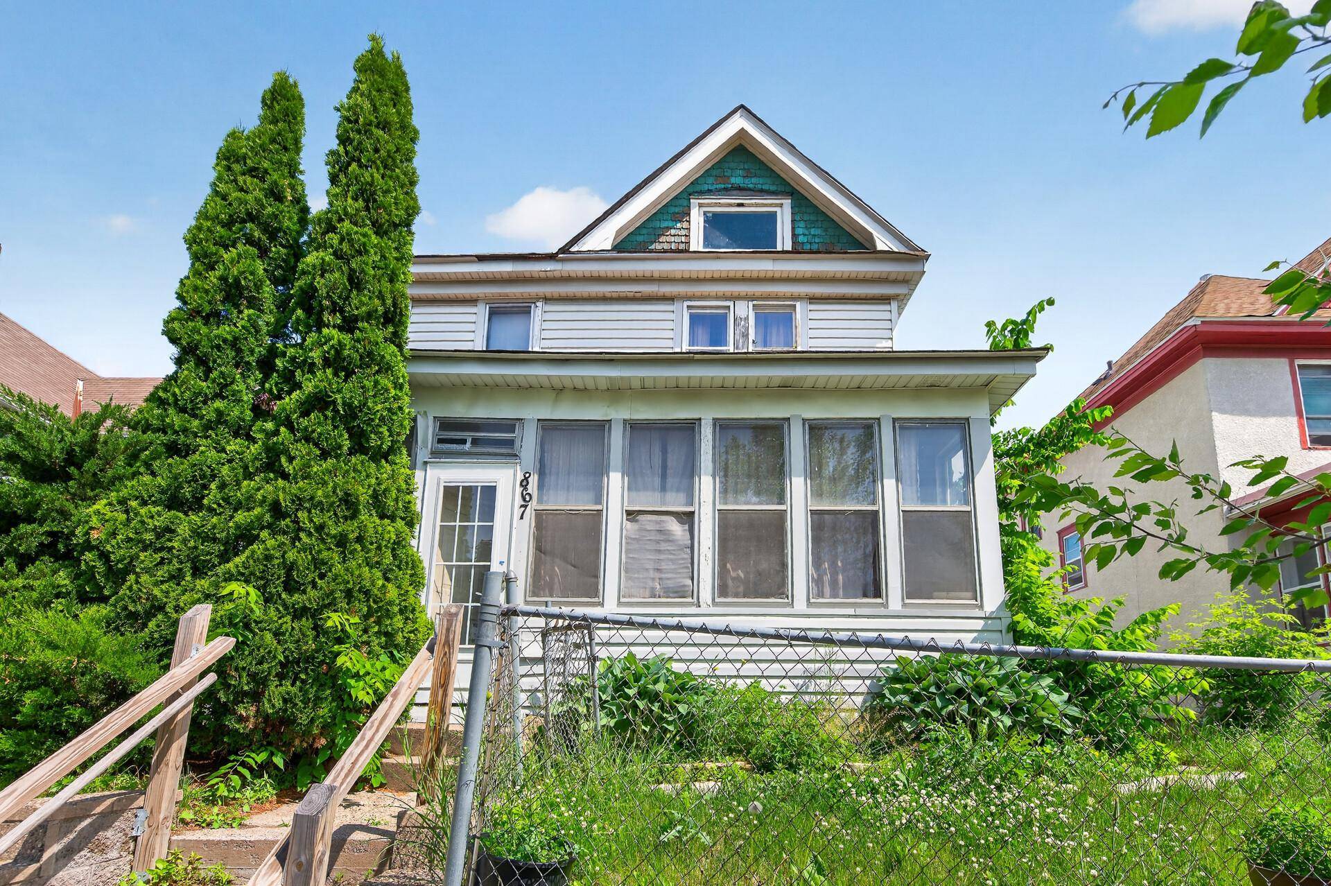 867 Aurora AVE, Saint Paul, MN 55104