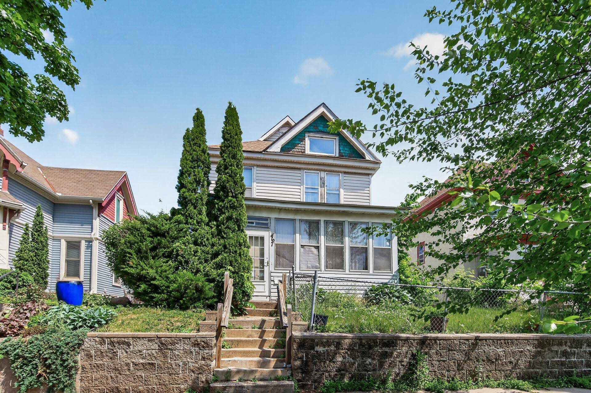 867 Aurora AVE, Saint Paul, MN 55104