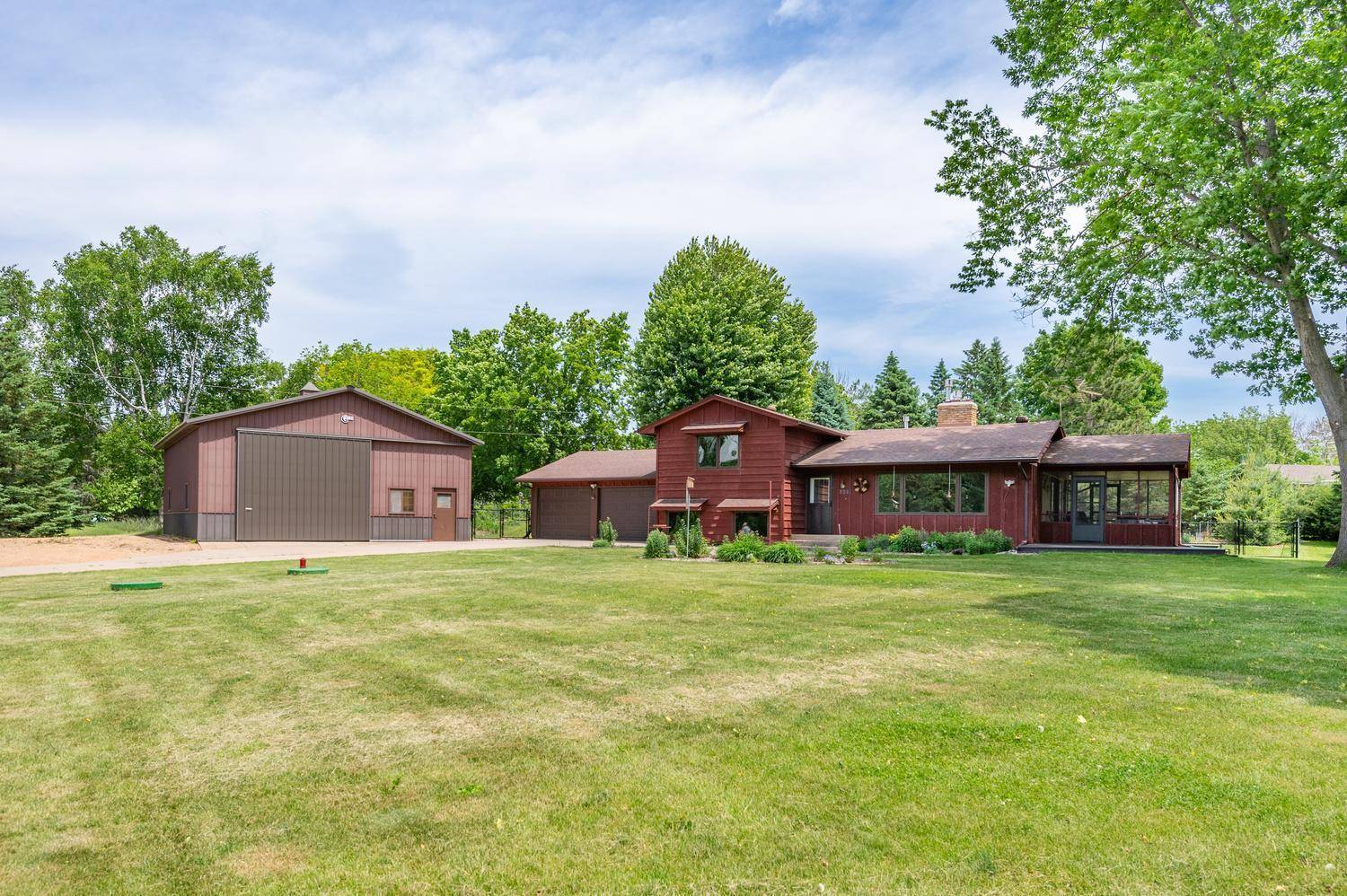 2260 Old Post RD, Independence, MN 55359