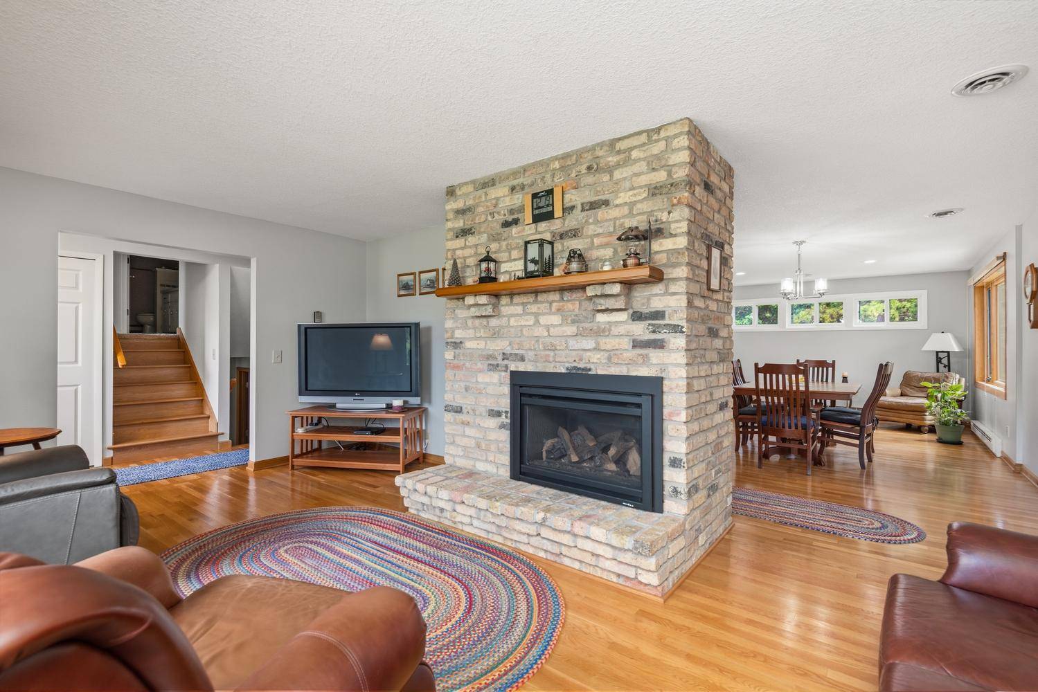 2260 Old Post RD, Independence, MN 55359