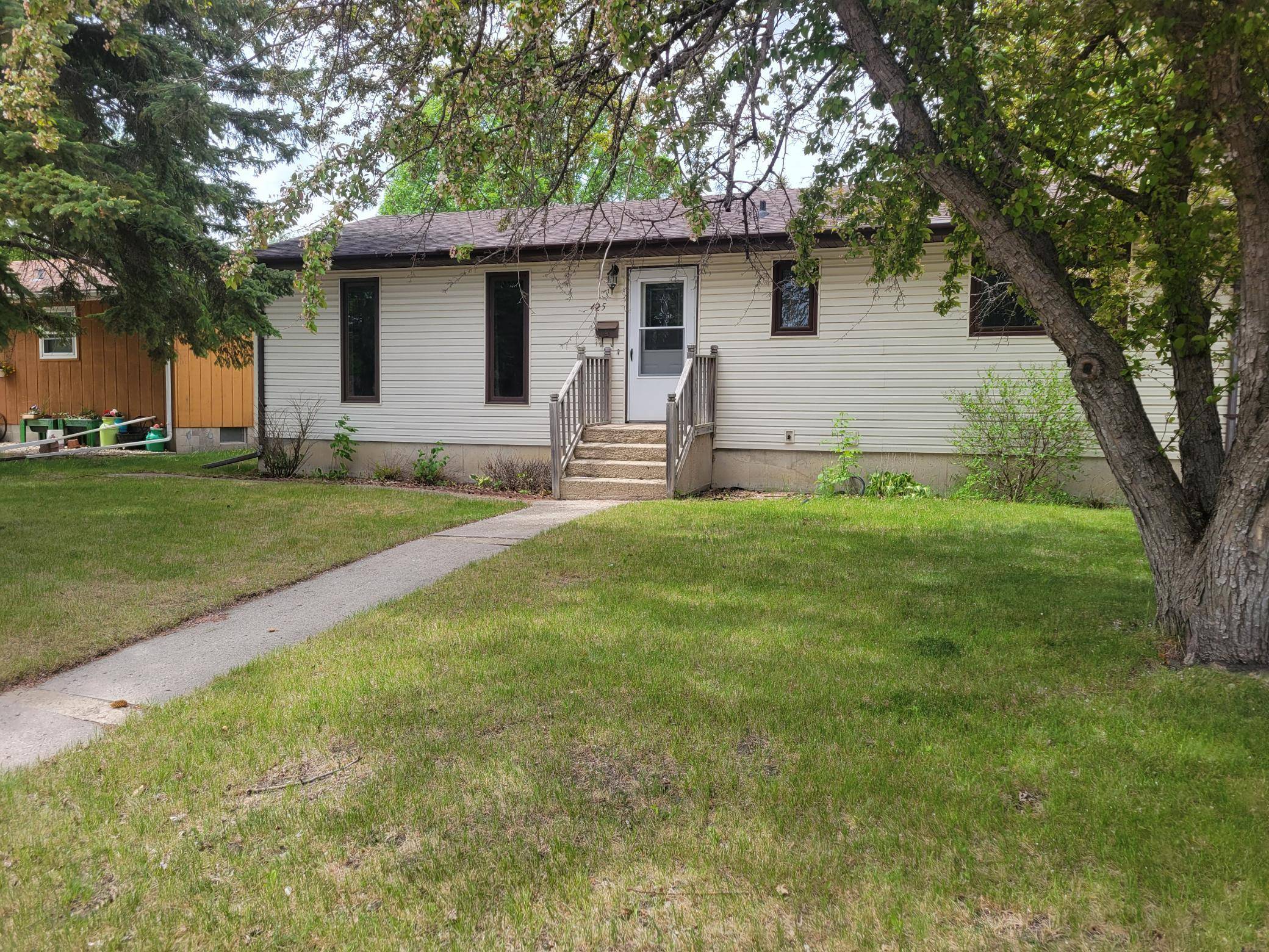 425 Spruce AVE S, Thief River Falls, MN 56701