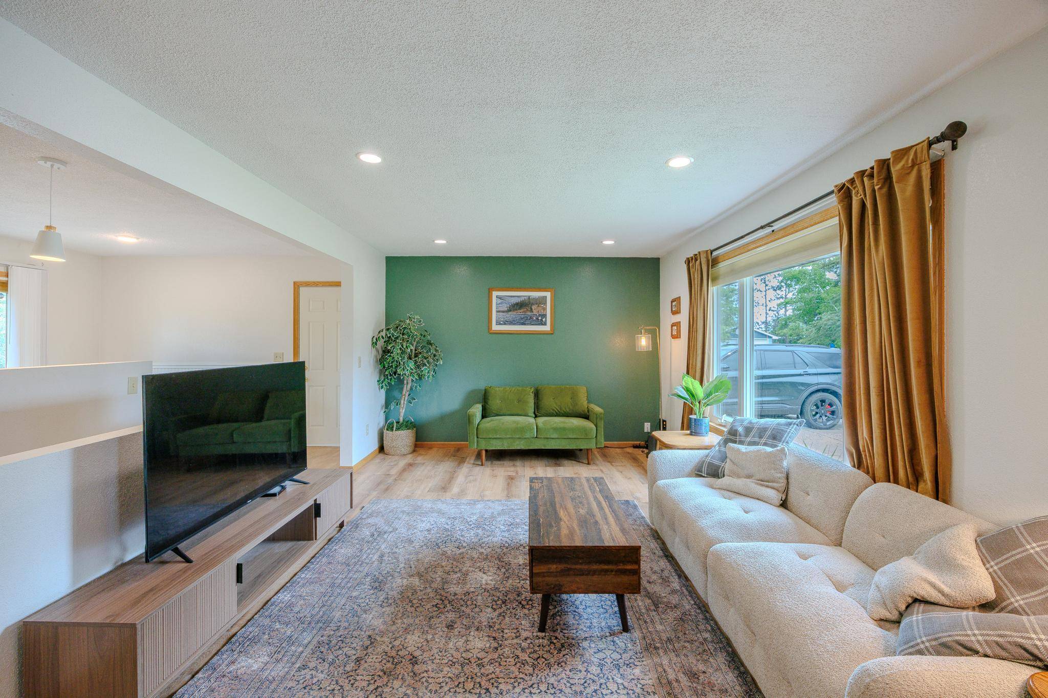 102 Robertson DR NW, Bemidji, MN 56601